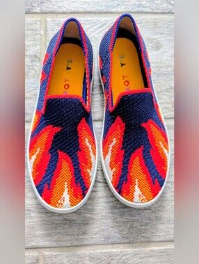 Rothy's Kids Flame 🔥 Size 2 New Without Box